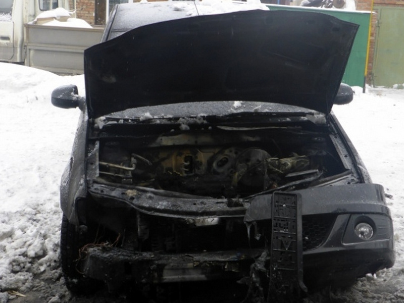 Накануне в Северодвинске горел автомобиль